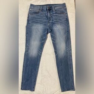 American Eagle Outfitters Men's Faded Blue Slim Straight Jeans
